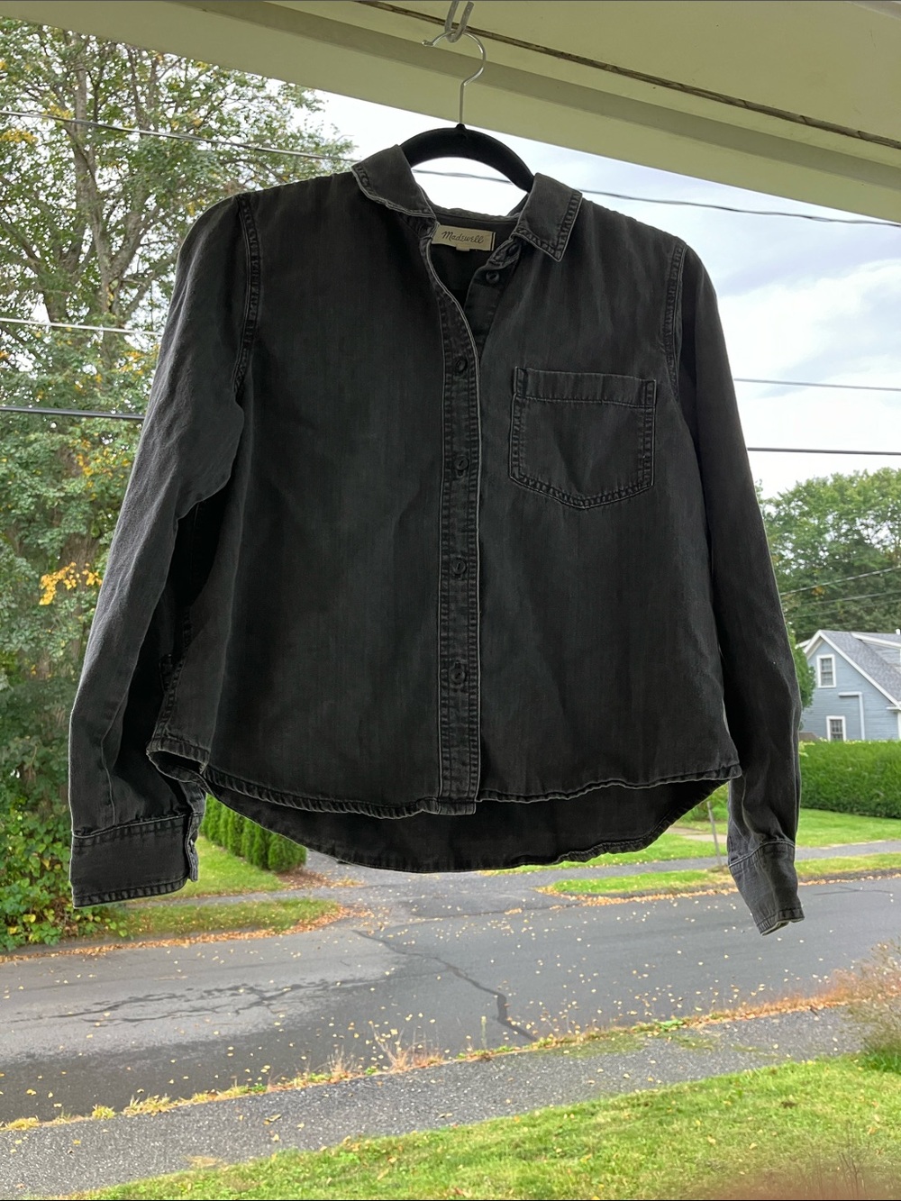 Madewell charcoal cropped button down M